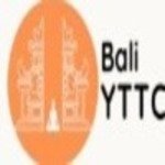 What is included in the curriculum of a Bali YTT 200 program?