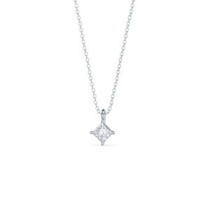 The Complete Guide to Buying a Moissanite Diamond Necklace
