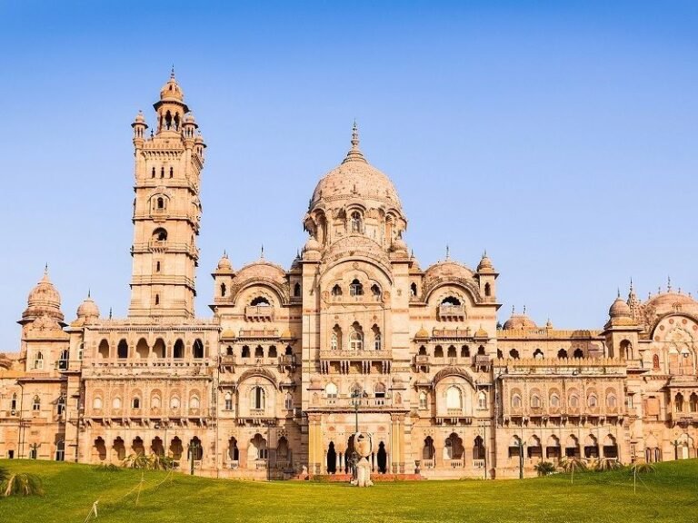 Rajkot to Vadodara Taxi | Rajkot to Vadodara Cab
