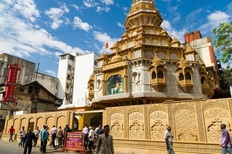 Cab Service In Pune | Check Fare & Book A Cab Online