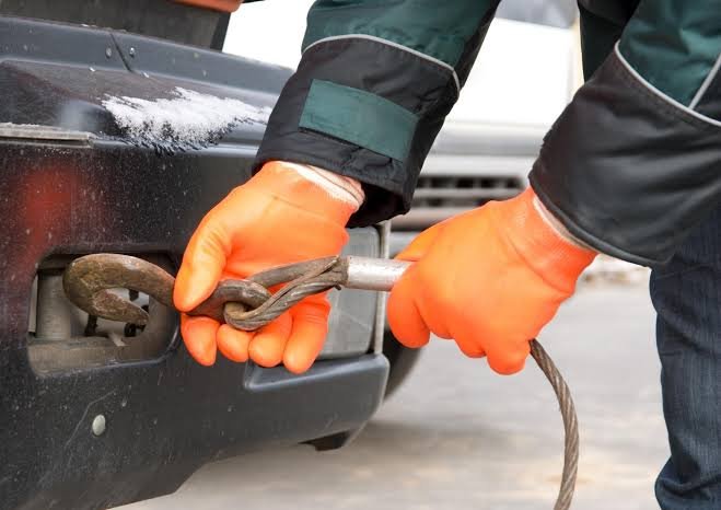 A Practical Guide to Vehicle Recovery From Difficult Locations