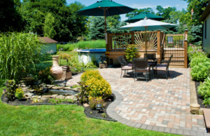 Red Rock Outdoor Living: Choosing an Outdoor Living Space Contractor