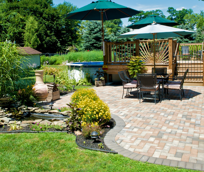 Red Rock Outdoor Living: Choosing an Outdoor Living Space Contractor
